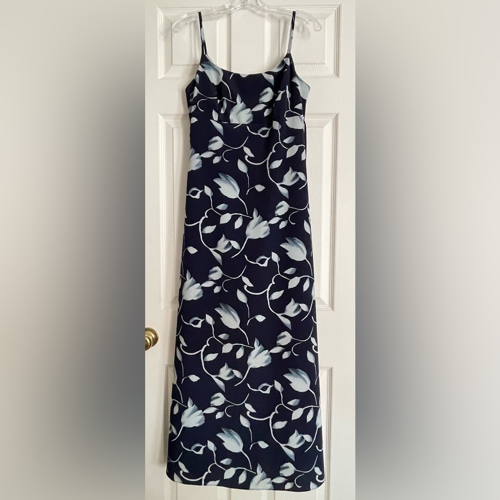 B. Moss Elegant Navy Floral Dress